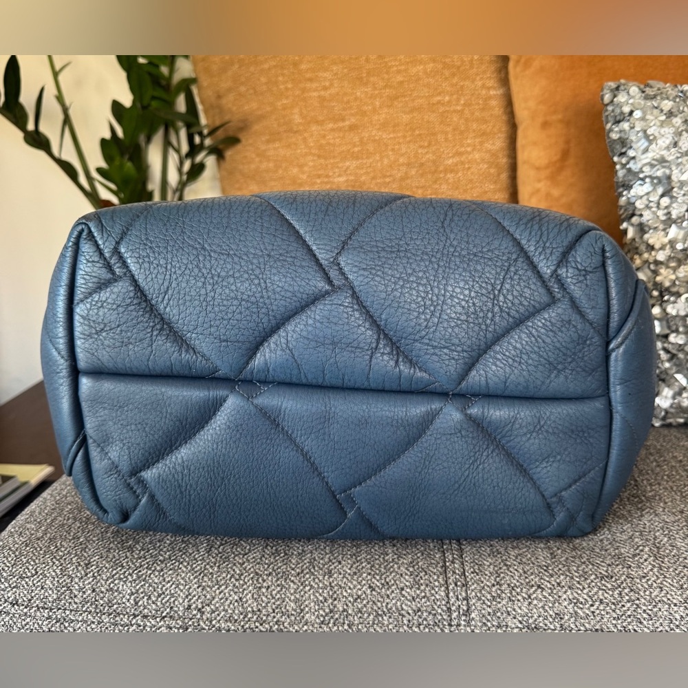 Bottega Veneta, Large Veneta Hobo Bag in Deep Cobalt/Cielo Blue - Picture 9 of 16